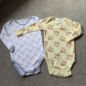 Uniqlo onesies set of 2